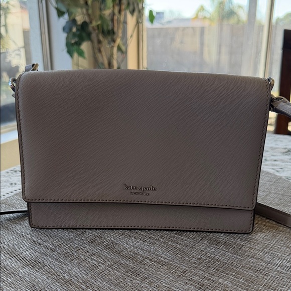 kate spade Handbags - Kate Spade Taupe Crossbody Bag